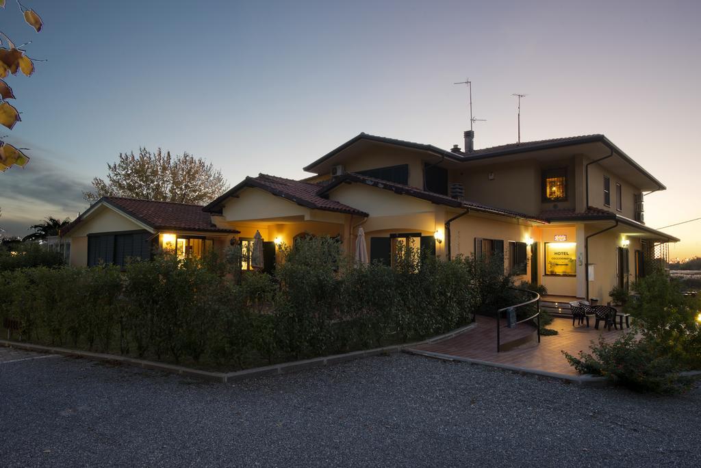 Cecco Di Nara Hotel Масароза Екстериор снимка